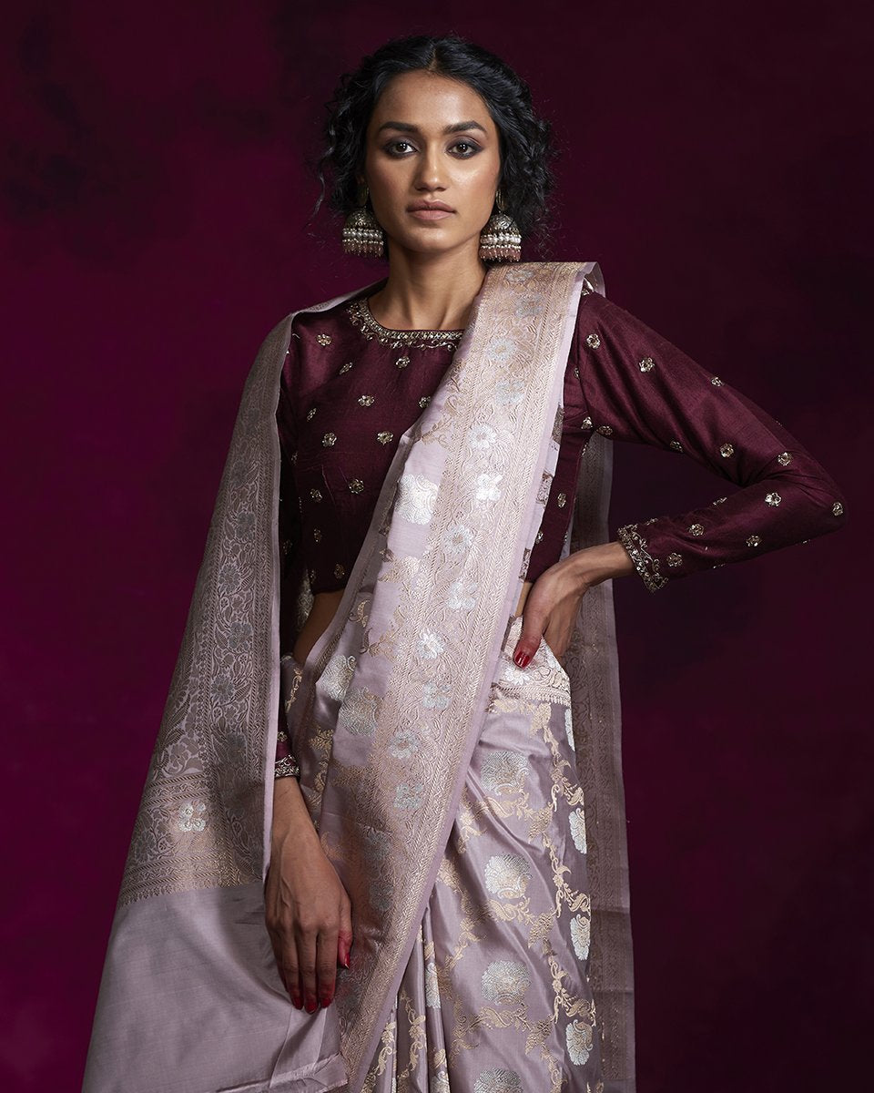 Soft_Mauve_Kadhwa_Handloom_Katan_Silk_Banarasi_Saree_with_Sona_Rupa_Jaal_WeaverStory_01