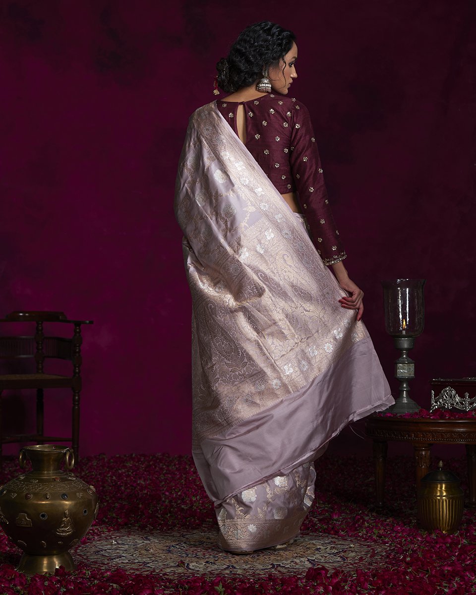 Soft_Mauve_Kadhwa_Handloom_Katan_Silk_Banarasi_Saree_with_Sona_Rupa_Jaal_WeaverStory_03