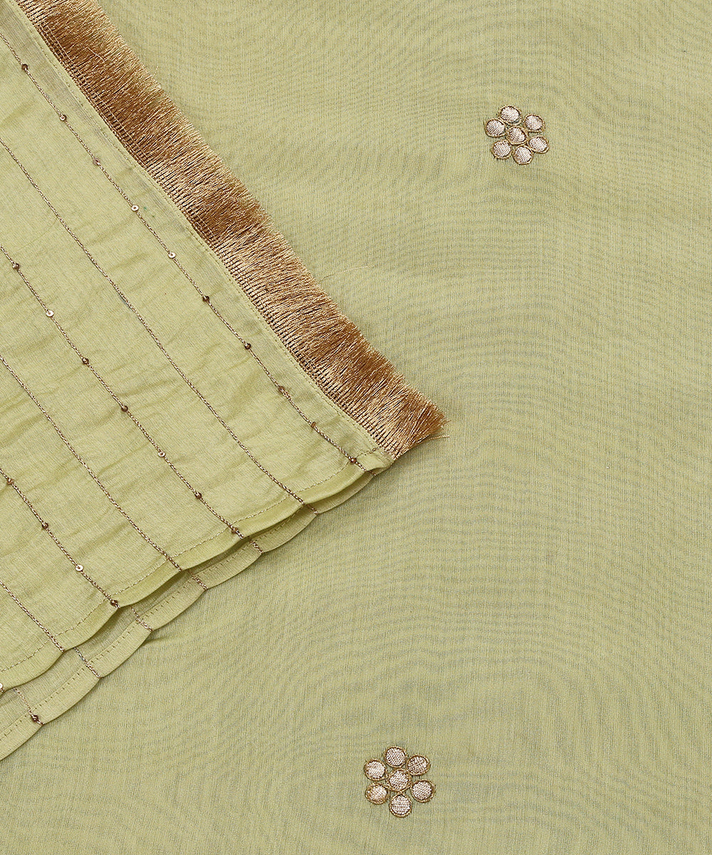 Lime_Green_Handloom_Chanderi_Silk_Dupatta_With_Gota_Floral_Booties_And_Kiran_Lace_WeaverStory_04