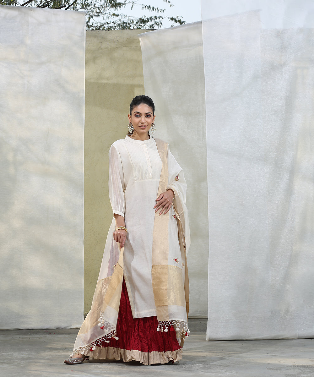 White_Handloom_Chanderi_Kurta_With_Maroon_Wrinkled_Skirt_Suit_Set_and_Embroidered_Dupatta_WeaverStory_01