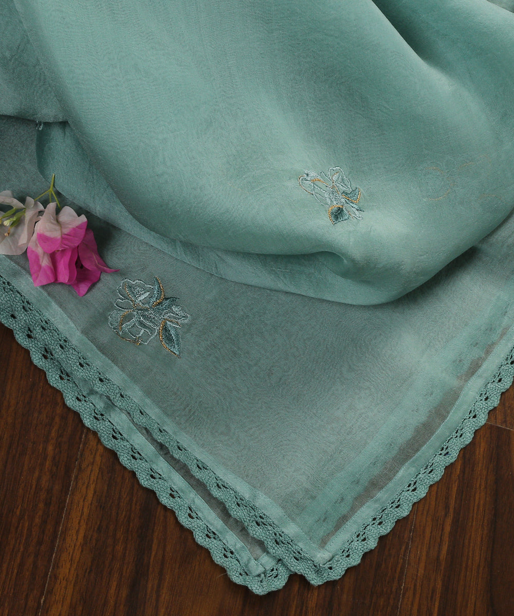 Green_Handloom_Organza_Dupatta_With_Rose_Embroidered_Motifs_And_Cotton_Lace_WeaverStory_01