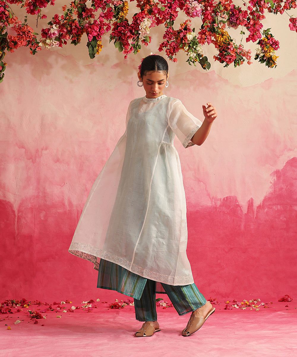 Handloom_White_Organza_Suit_Set_With_Chanderi_Lining_And_Straight_Pants_WeaverStory_02