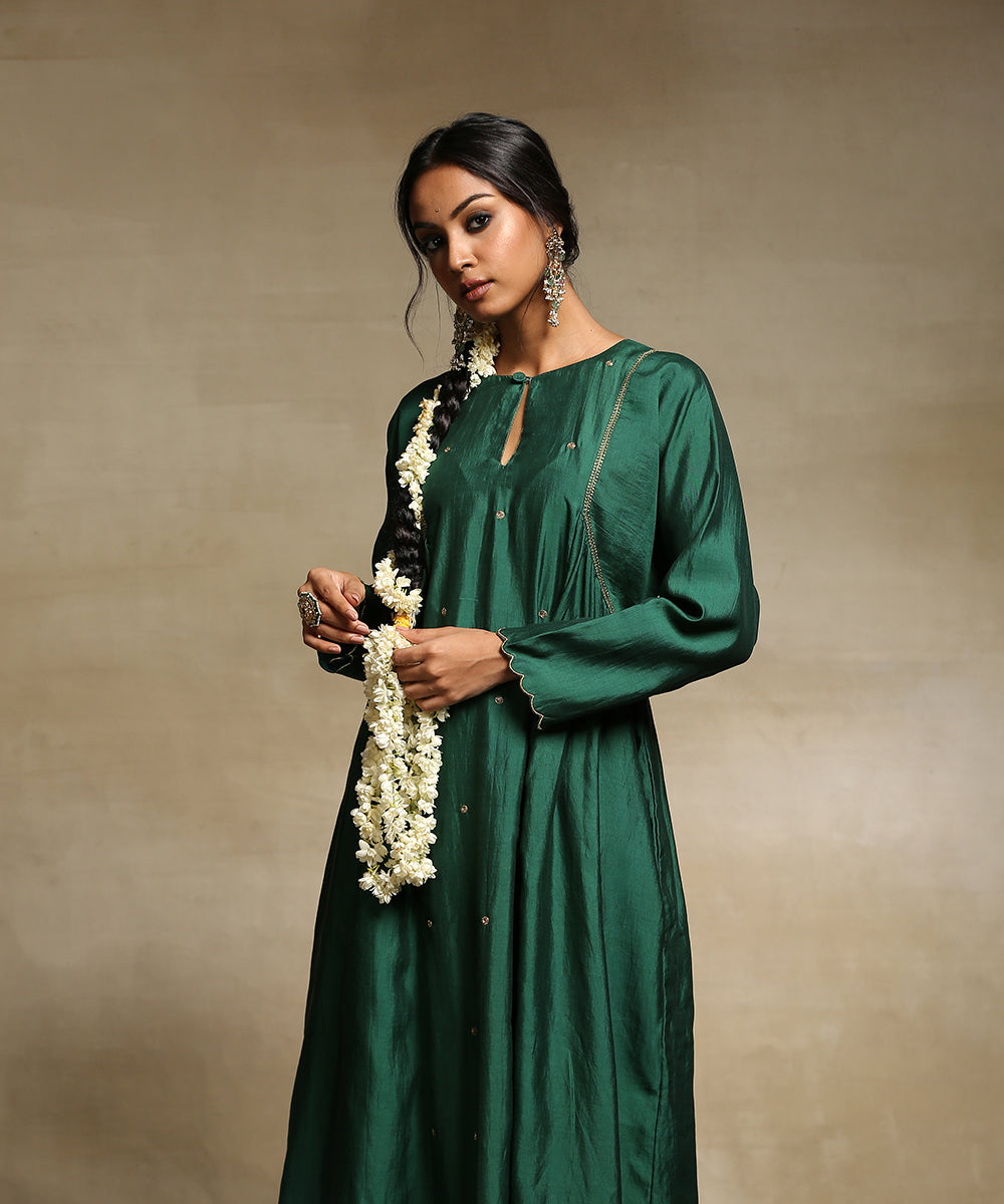 Turquoise_Handloom_Aligarh_Patterned_Hand_Embroidered_Chanderi_Kurta_With_Contrast_Poly_Silk_Pants_WeaverStory_01