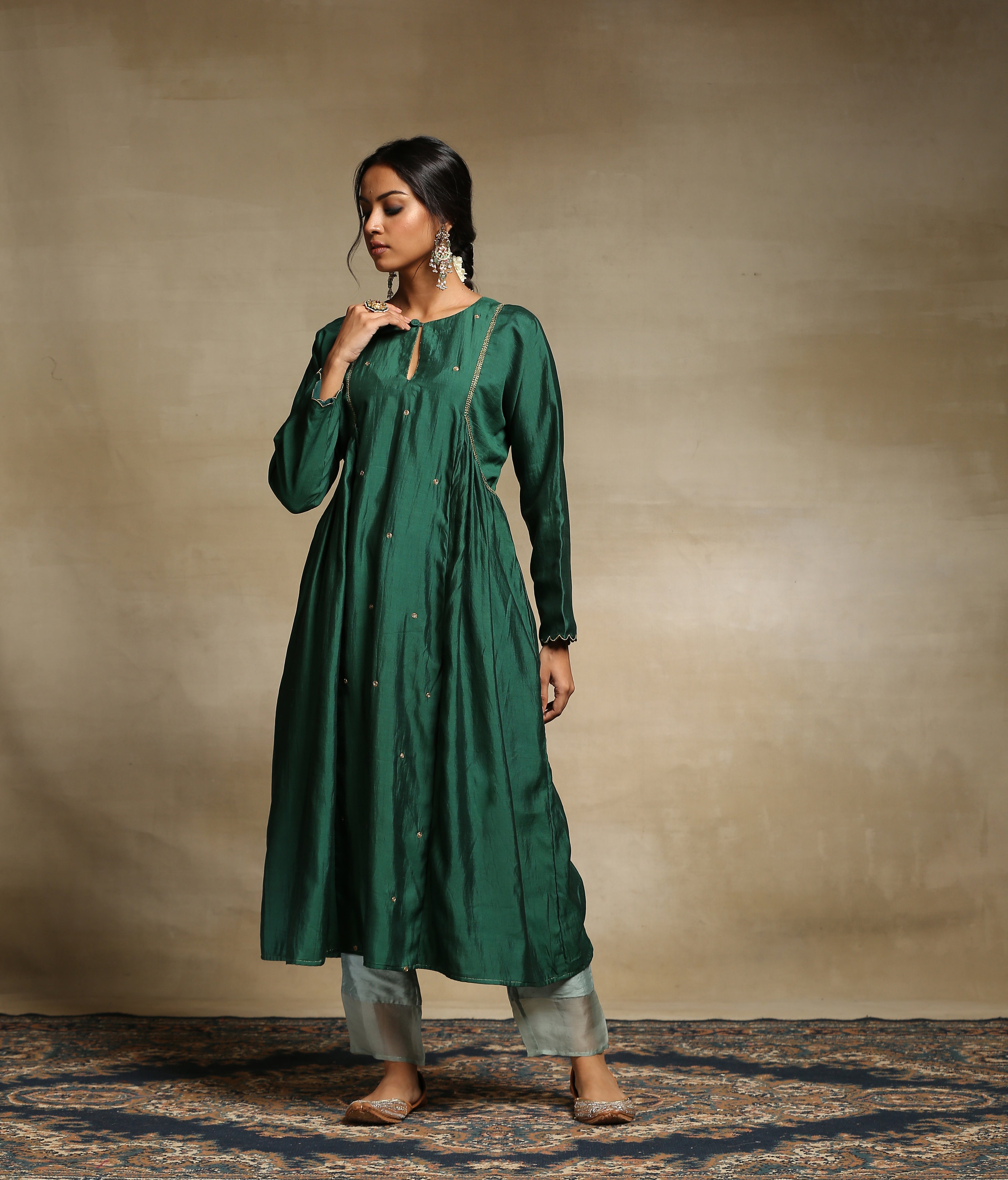 Turquoise_Handloom_Aligarh_Patterned_Hand_Embroidered_Chiniya_Kurta_With_Contrast_Poly_Silk_Pants_WeaverStory_04