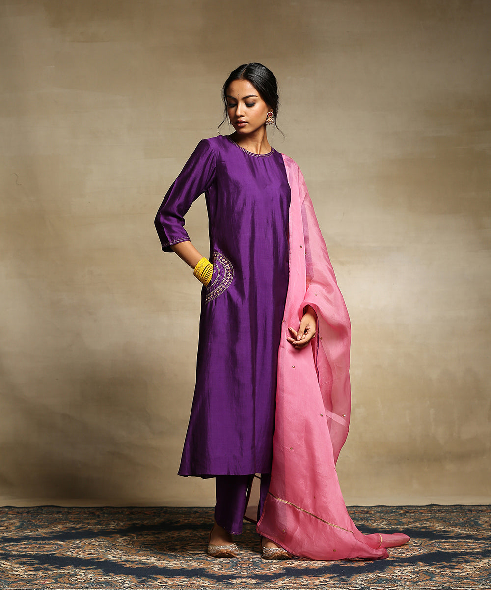 Deep_Purple_Handloom_Kurta_With_Straight_Poly_Silk_Pants_And_Lotus_Pink_Organza_Dupatta_WeaverStory_02