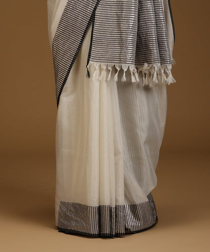 Offwhite_And_Black_Silk_Cotton_Saree_With_Zari_Stripes_Woven_In_Contenporary_Style_WeaverStory_03