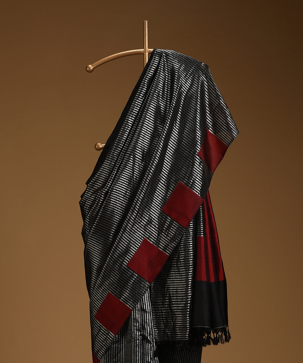 Black_And_Red_Silk_Cotton_Saree_With_Zari_Stripes_Woven_In_Contenporary_Style_WeaverStory_02