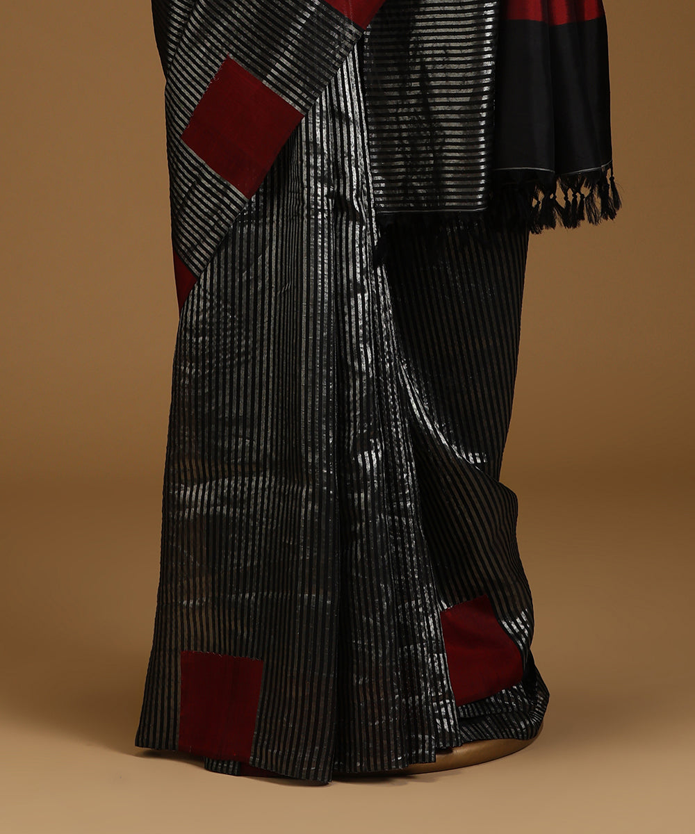 Black_And_Red_Silk_Cotton_Saree_With_Zari_Stripes_Woven_In_Contenporary_Style_WeaverStory_03