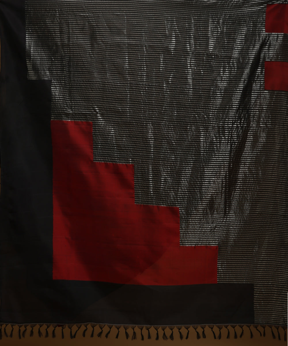 Black_And_Red_Silk_Cotton_Saree_With_Zari_Stripes_Woven_In_Contenporary_Style_WeaverStory_05