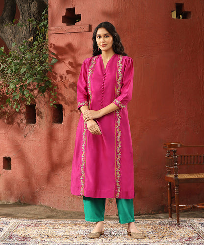 Pink_Hand_Embroidered_Pure_Chanderi_Silk_Kurta_With_Turquoise_Blue_Pants_And_Dupatta_WeaverStory_04