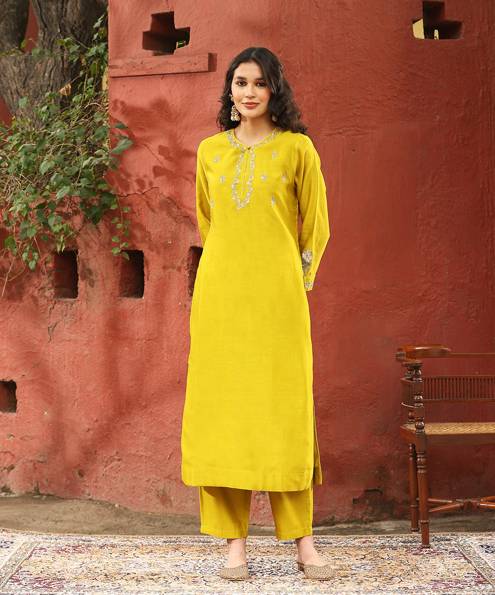 Lime_Green_Hand_Embroidered_Pure_Chanderi_Silk_Kurta_With_Pants_And_Dupatta_WeaverStory_04