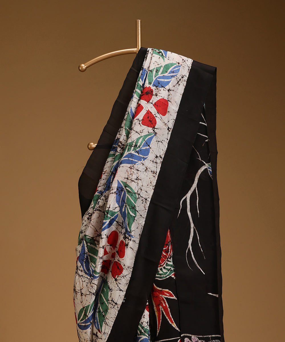 Handloom_Black_and_Offwhite_Hand_Batik_Mulberry_Silk_Saree_With_Multi_Colour_Motif_WeaverStory_02