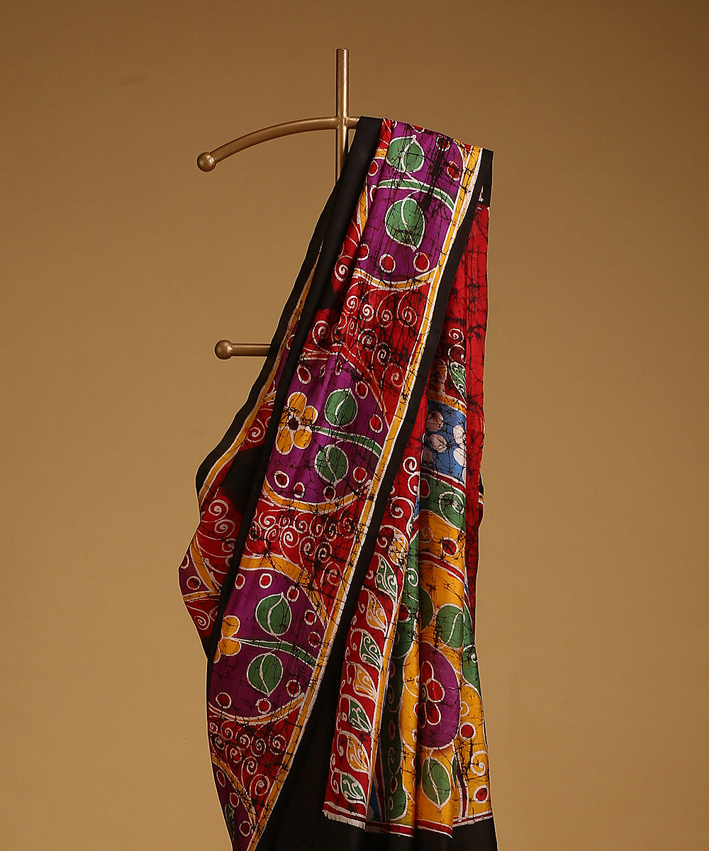 Black_And_Red_Handloom_Pure_Mulberry_Silk_Hand_Batik_Saree_With_Multicolour_Motifs_WeaverStory_02