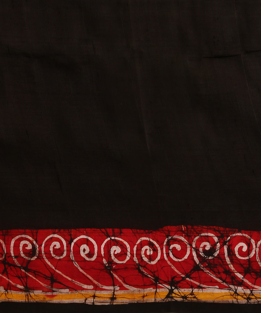 Black_And_Red_Handloom_Pure_Mulberry_Silk_Hand_Batik_Saree_With_Multicolour_Motifs_WeaverStory_06