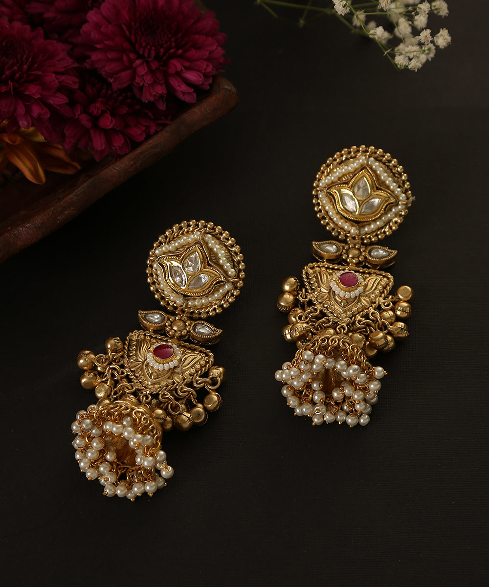 Eeshani_Handcrafted_Earrings_With_Pearls_And_Stones_WeaverStory_01