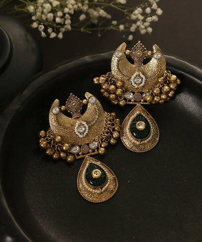 Idhika_Handcrafted_Earrings_With_Pearls,_Ghungroos_And_Stones_WeaverStory_01