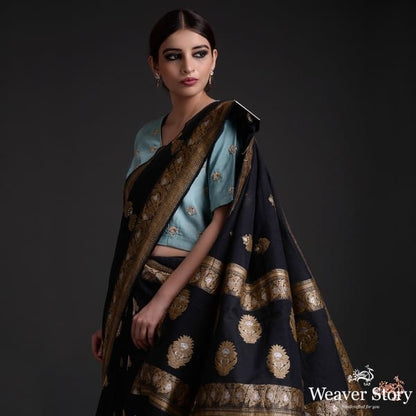 Handwoven_Black_Banarasi_cotton_saree_with_sona_rupa_zari_WeaverStory_01