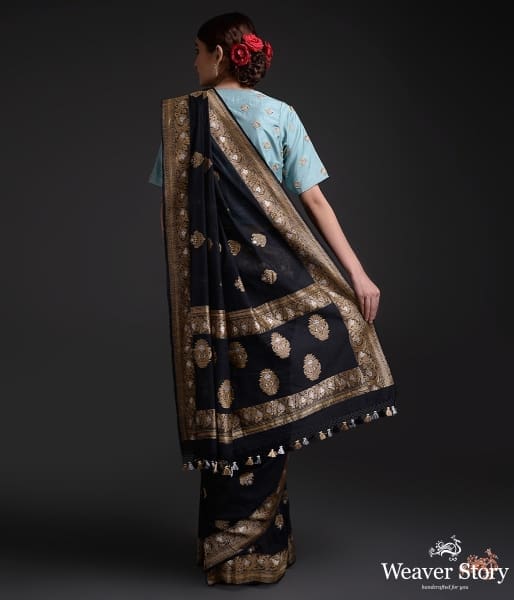 Handwoven_Black_Banarasi_cotton_saree_with_sona_rupa_zari_WeaverStory_03