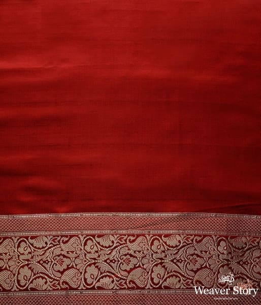 Bottle_Green_Banarasi_Tanchoi_saree_with_golden_motifs_WeaverStory_05