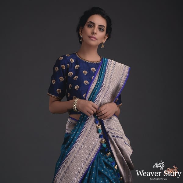 Deep_blue_Tanchoi_saree_with_golden_motifs_WeaverStory_01