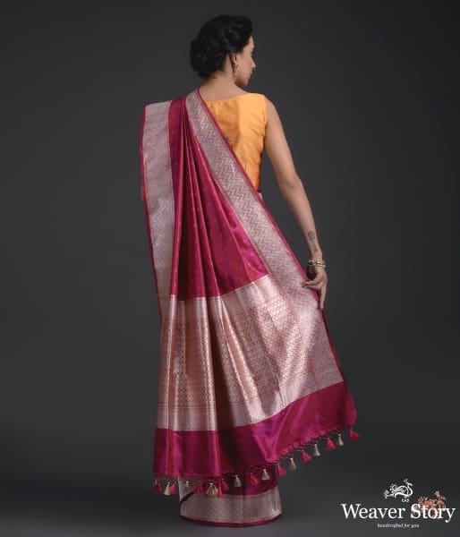 wine_booti_saree_with_sona_rupa_chevron_borders_WeaverStory_03