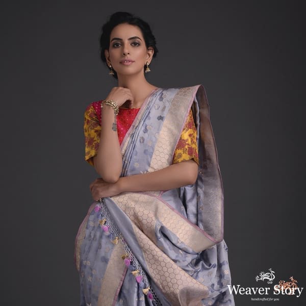 Grey_banarasi_Tanchoi_saree_with_a_honeycomb_design_WeaverStory_01