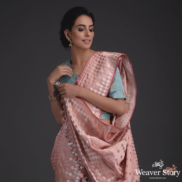 Handwoven_Banarasi_Tanchoi_saree_with_meenakari_in_light_pink_WeaverStory_01