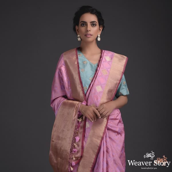 Light_Mauve/pink_kadhwa_saree_with_self_weave_WeaverStory_01