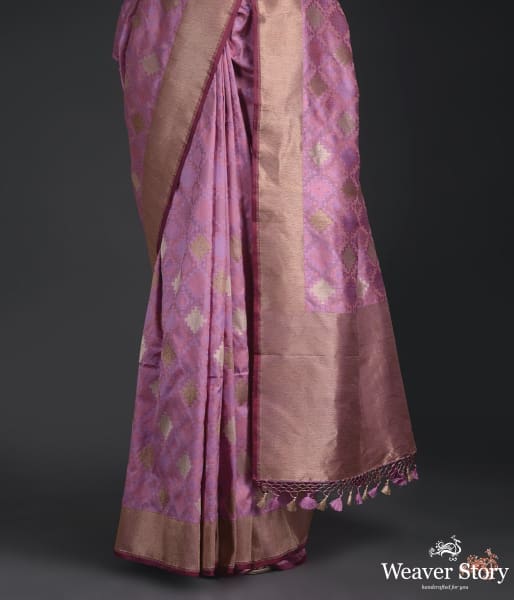 Light_Mauve/pink_kadhwa_saree_with_self_weave_WeaverStory_04