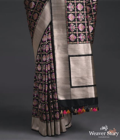 Handwoven_Black_Banarasi_Patola_Saree_WeaverStory_04