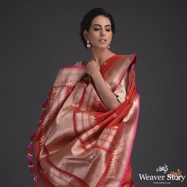Red_katan_silk_saree_with_small_floral_motifs_WeaverStory_01