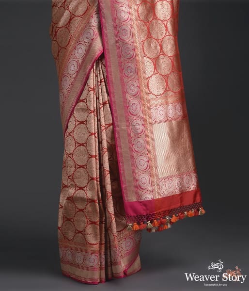 Red_kimkhab_saree_with_pink_kadhiyal_border_WeaverStory_04