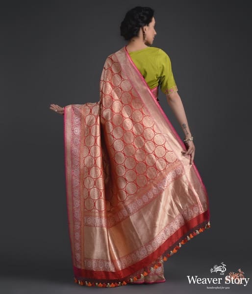 Red_kimkhab_saree_with_pink_kadhiyal_border_WeaverStory_03