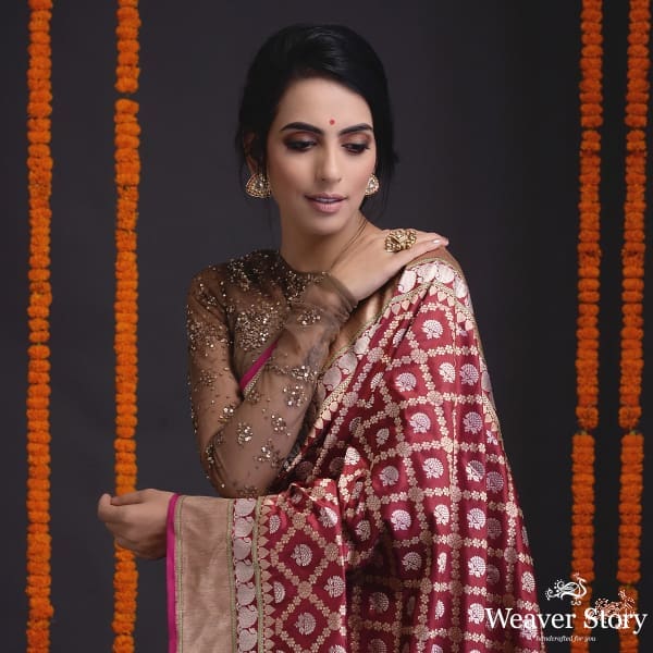 Mahroon_and_gold_kadhwa_neelambari_booti_saree_with_heavy_border_WeaverStory_01