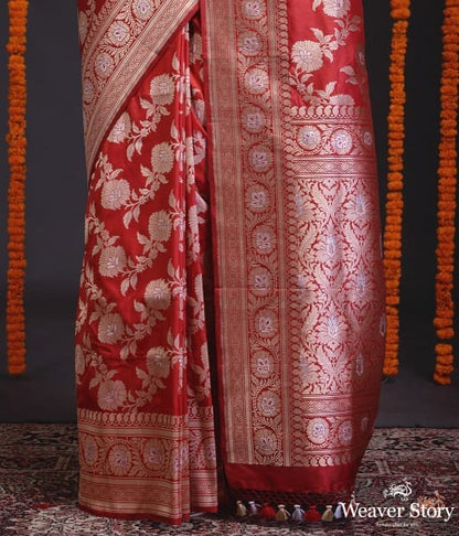 Red_kadhwa_banarasi_jangla_with_marigold_flowers_WeaverStory_04