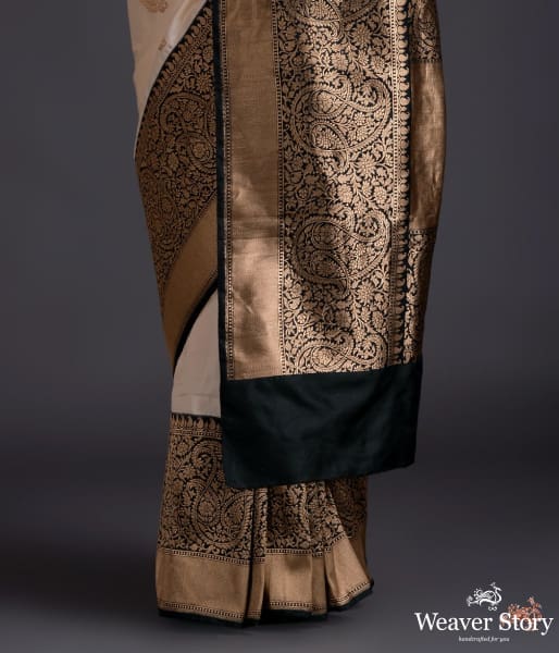 Offwhite_and_black_ektara_saree_with_paisley_motifs_WeaverStory_03