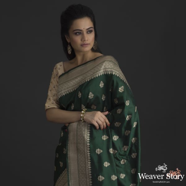 Emerald_Green_ektara_weave_saree_with_delicate_leaf_motifs_WeaverStory_01