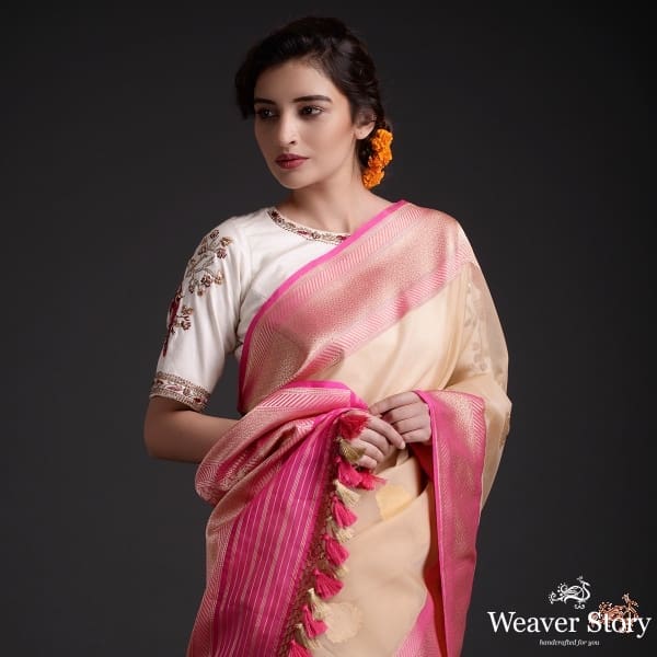 Beige_kadhwa_booti_kora_saree_with_pink_kadhiyal_border_WeaverStory_01