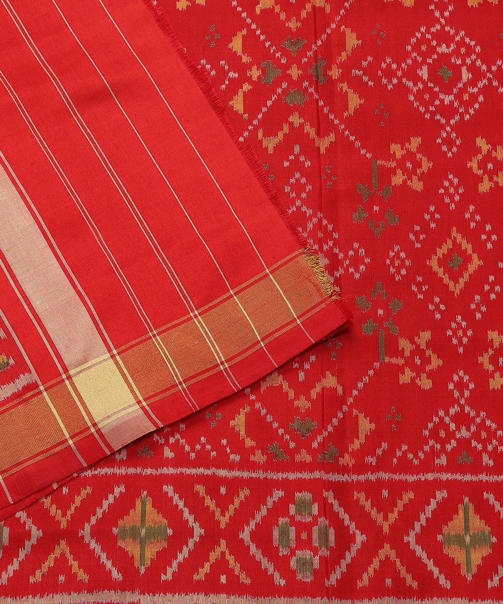 Red_Handloom_Rajkot_Patola_Single_Ikat_Mulberry_Silk_Patola_Dupatta_WeaverStory_04