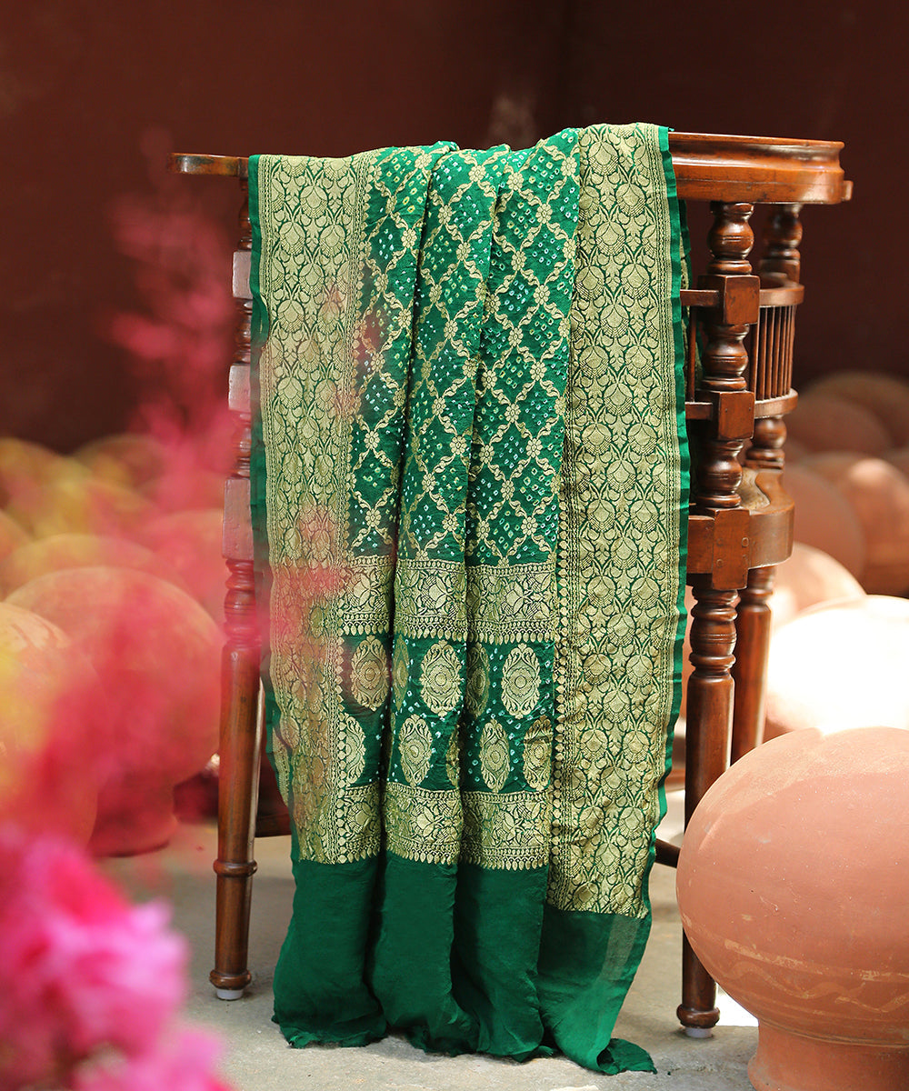 Handloom_Green_Georgette_Banarasi_Bandhej_Dupatta_With_Zari_Jaal_WeaverStory_01