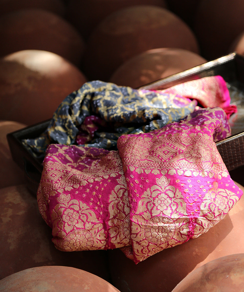 Handloom_Grey_And_Pink_Georgette_Banarasi_Bandhej_Dupatta_WeaverStory_01