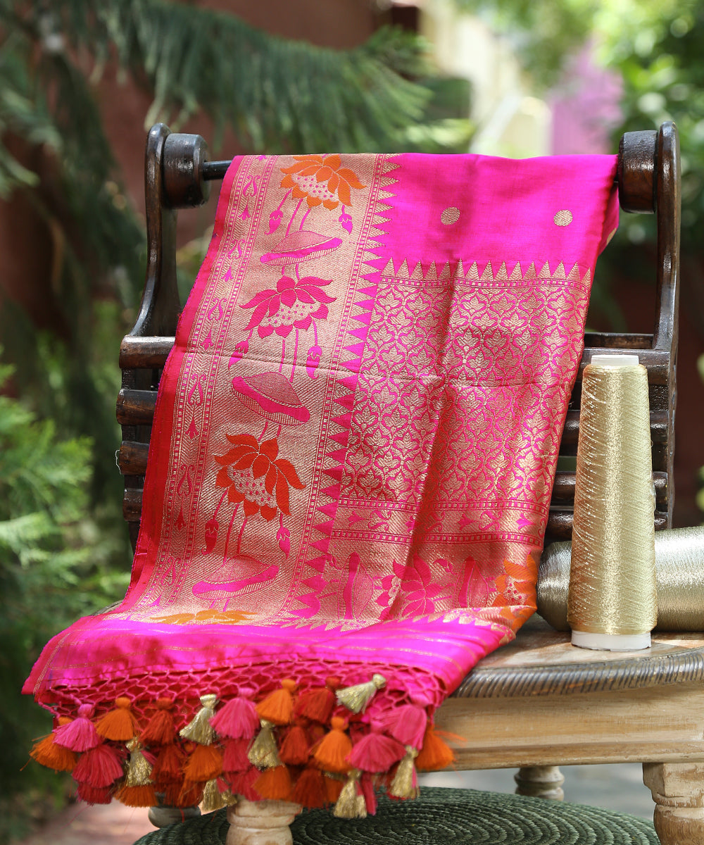 Pink_Handloom_Kadhwa_Booti_Pure_Katan_Silk_Banarasi_Dupatta_With_Paithani_Border_WeaverStory_01