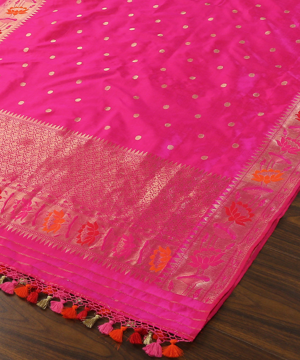 Pink_Handloom_Kadhwa_Booti_Pure_Katan_Silk_Banarasi_Dupatta_With_Paithani_Border_WeaverStory_03