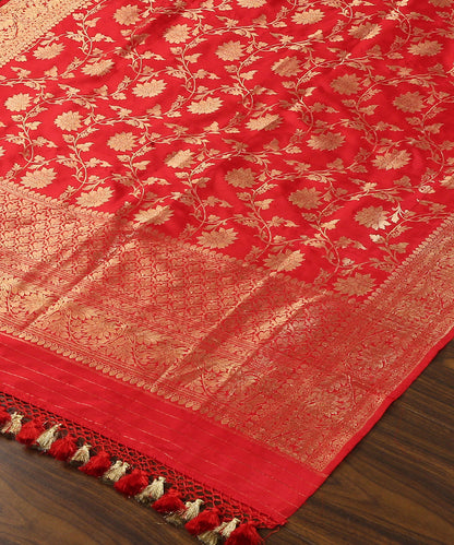 Handloom_Red_Pure_Katan_Silk_Banarasi_Dupatta_With_Kadhwa_Jaal_WeaverStory_03