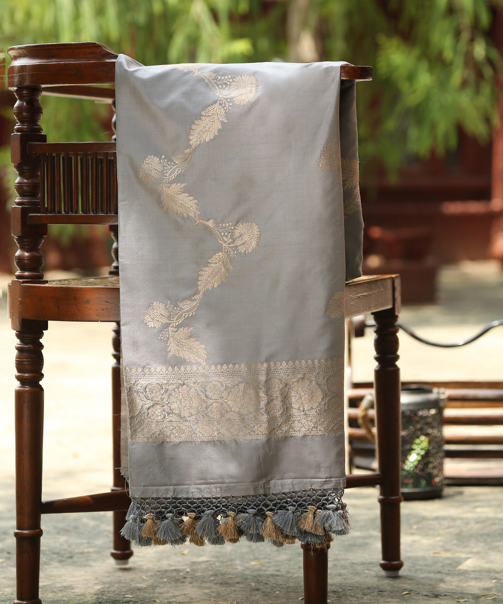 Grey_Handloom_Pure_Katan_Silk_Banarasi_Dupatta_With_Kadhwa_Jaal_WeaverStory_01