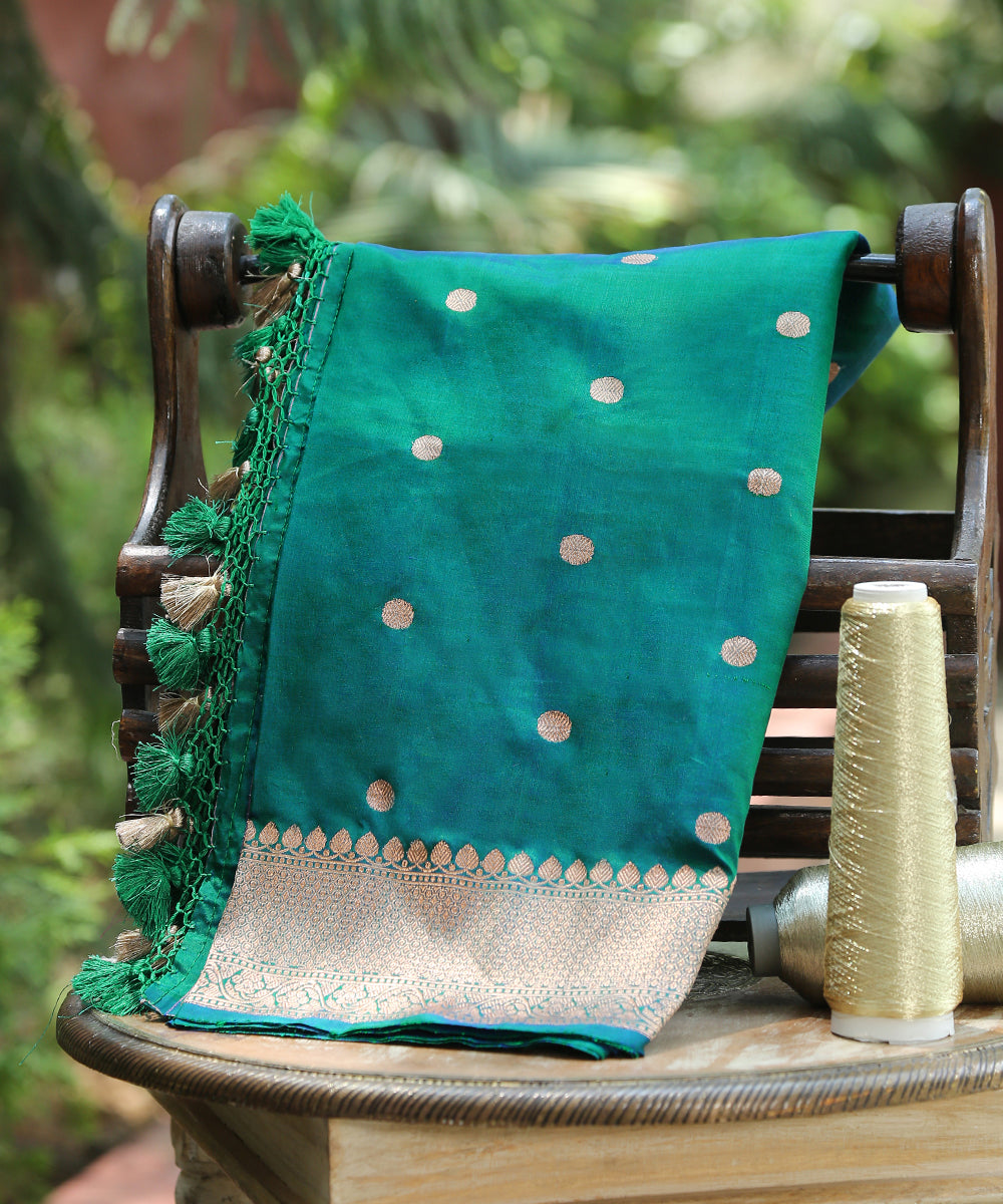 Peacock_Blue_Handloom_Pure_Katan_Silk_Kadhwa_Booti_Banarasi_Dupatta_WeaverStory_01