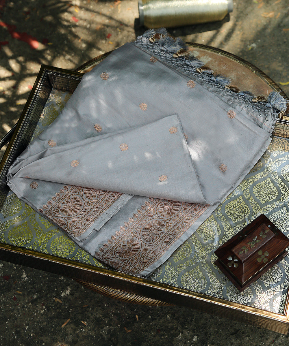 Grey_Handloom_Pure_Katan_Silk_Banarasi_Dupatta_With_Kadhwa_Booti_WeaverStory_01