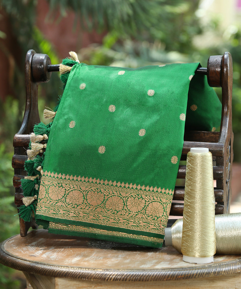Green_Handloom_Pure_Katan_Silk_Banarasi_Dupatta_With_Kadhwa_Booti_WeaverStory_01