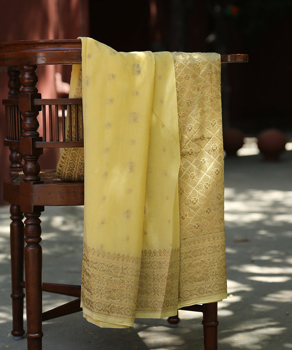 Yellow_Handloom_Banarasi_Georgette_Dupatta_With_Paisley_Booti_And_Kadhwa_Border_WeaverStory_01