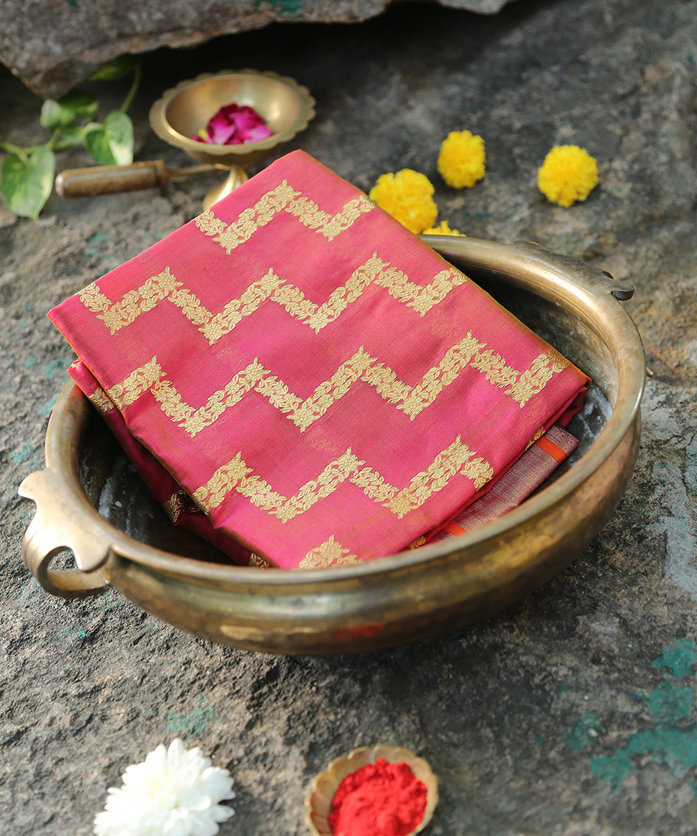 Handloom_Pink_And_Green_Dual_Tone_Pure_Chanderi_Silk_Dupatta_With_All_Over_Zari_Jaal_WeaverStory_01